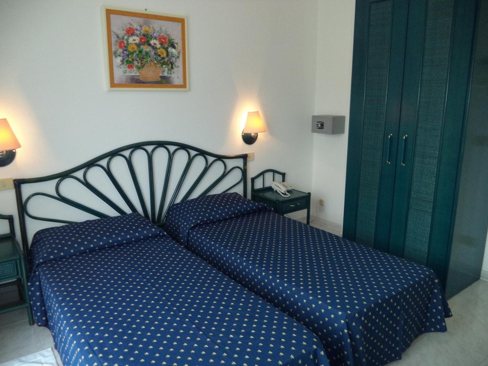 Hotel Miramare Diano Marina Quarto foto