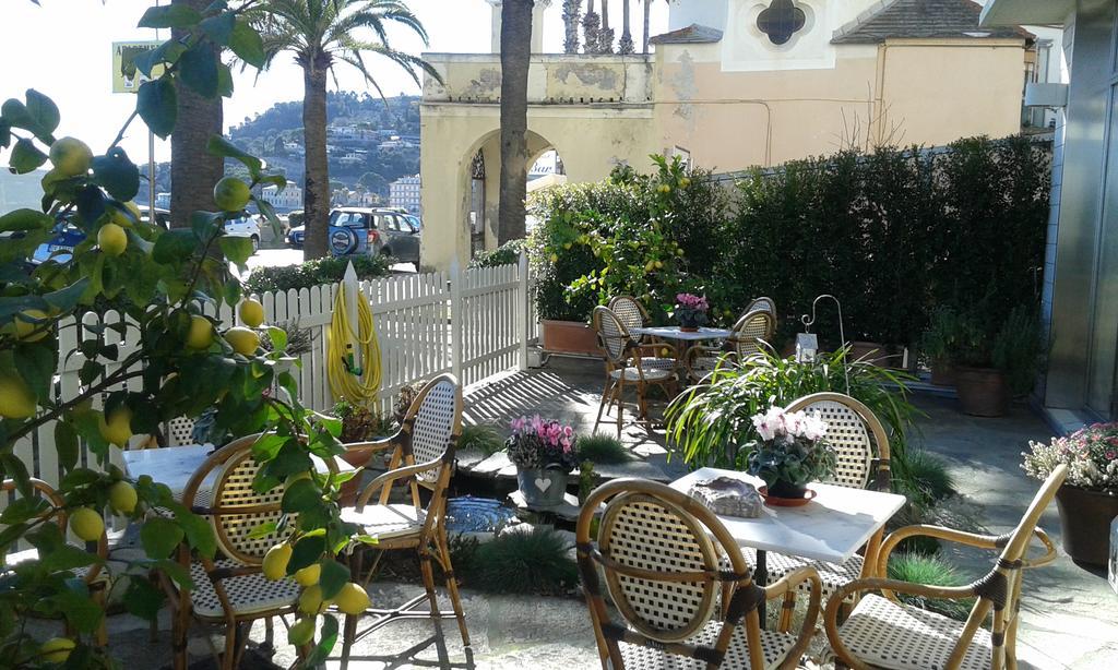 Hotel Miramare Diano Marina Exterior foto